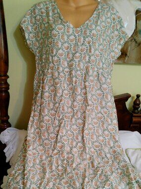EMERY ROSE DRESS SIZE MED NWT